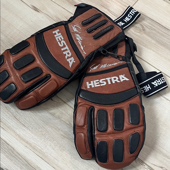 Hestra signed gloves - Picture 2 of 5